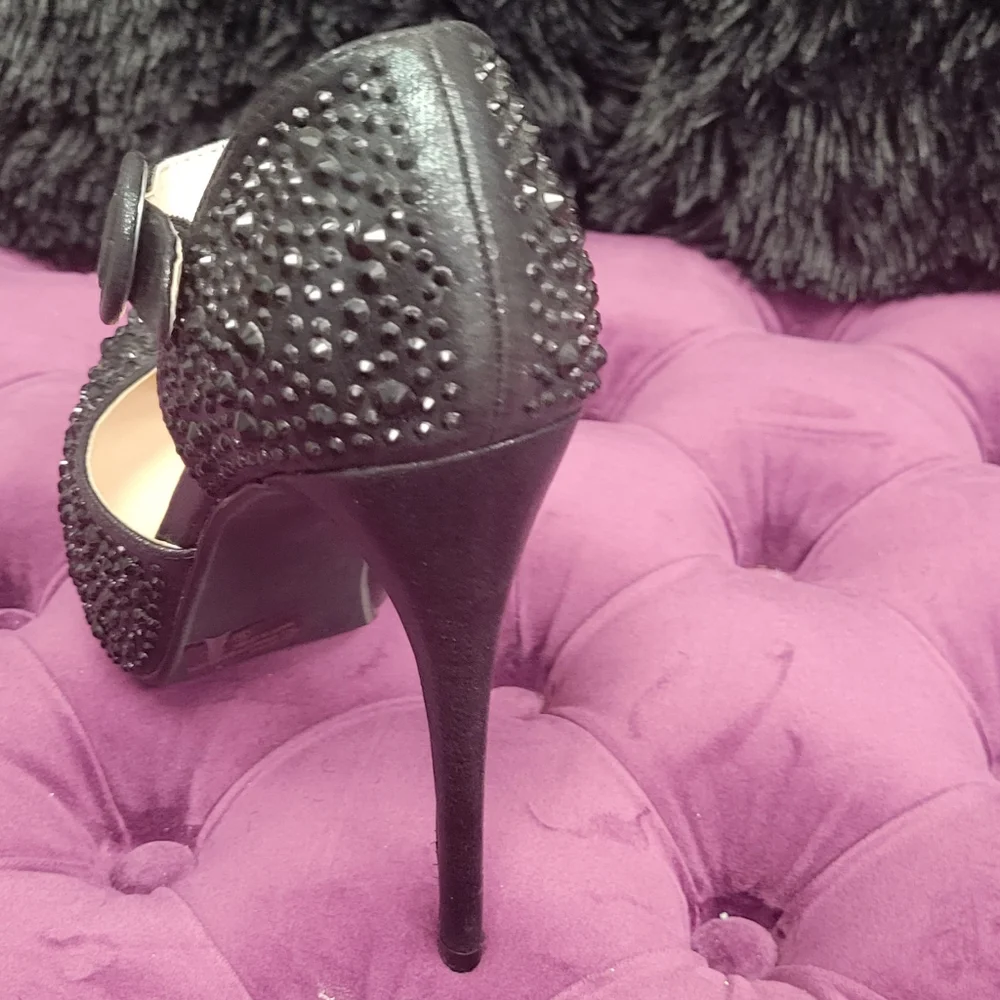 Shoes - Picture 3 of 3